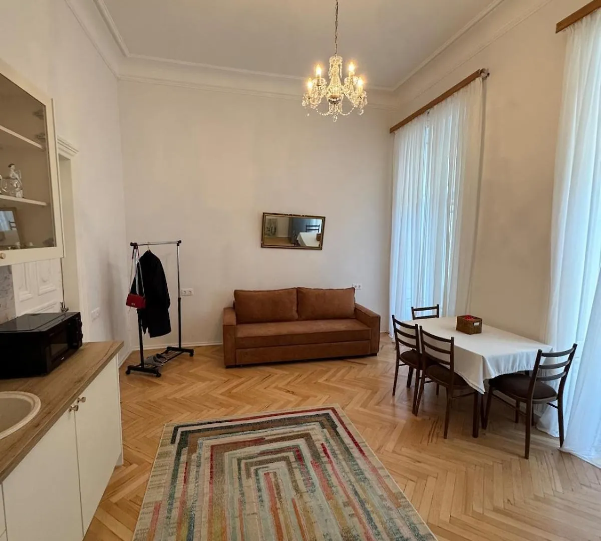 Cozy Apartment In Old Town Tbilisi